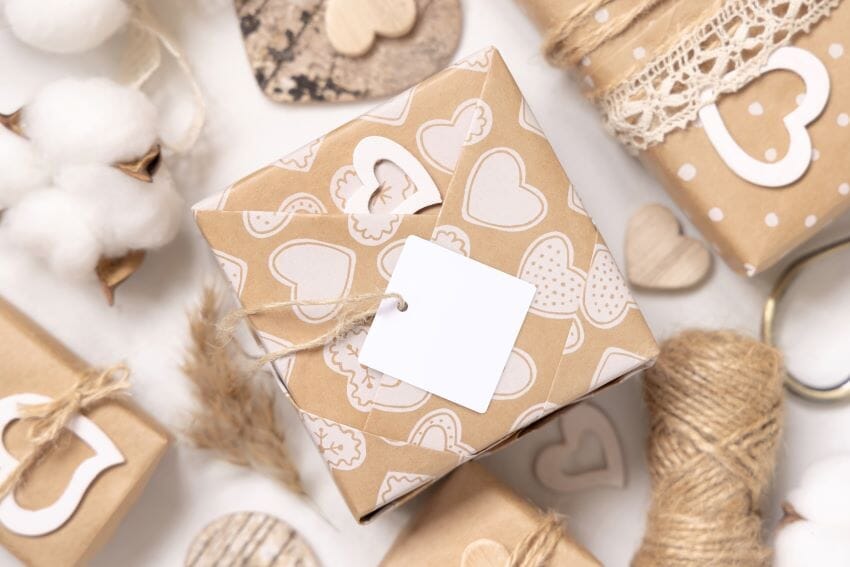 Caja de madera para San Valentín con tapa, ideal para regalos románticos