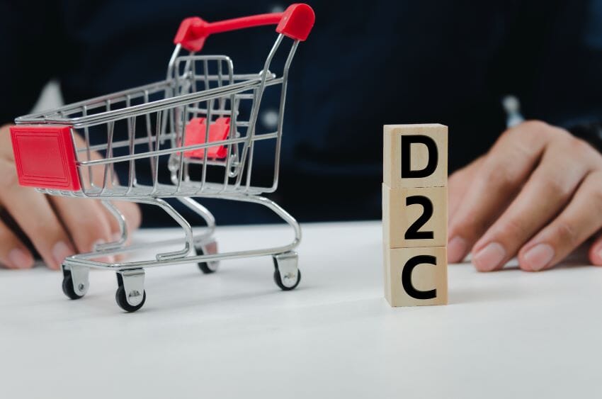 Diagrama que ilustra el proceso D2C, donde el fabricante vende directamente al consumidor, eliminando intermediarios.